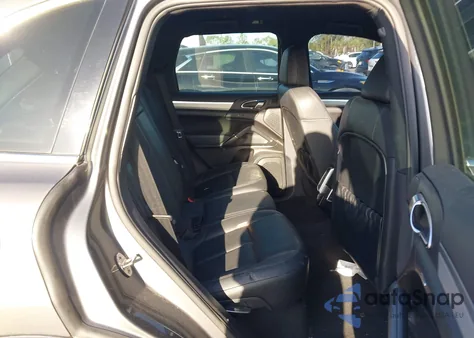 2011 Porsche Cayenne z USA, uszkodzony, nr VIN WP1AA2A26BLA03305